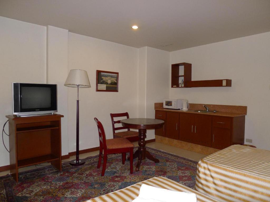 באגויו Hotel Cosmopolitan מראה חיצוני תמונה