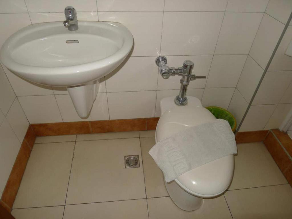 באגויו Hotel Cosmopolitan מראה חיצוני תמונה